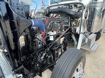 2023 Peterbilt 389