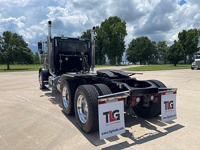 2023 Peterbilt 389