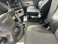 2019 Freightliner CASCADIA 126