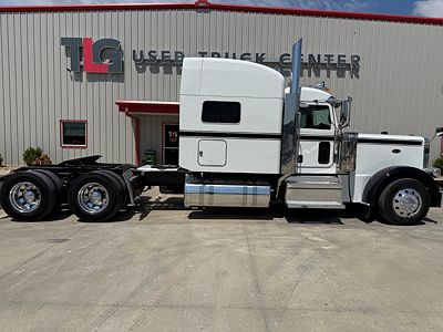 2022 Peterbilt 389
