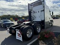 2022 Freightliner CASCADIA 116