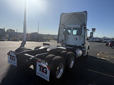 2018 Freightliner CASCADIA 125