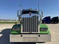 2022 Kenworth W900