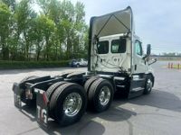 2021 Freightliner CASCADIA 126