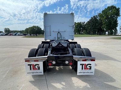 2023 Peterbilt 389
