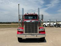 2021 Peterbilt 389