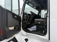 2020 Volvo VNL64T760