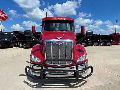 2023 Peterbilt 579