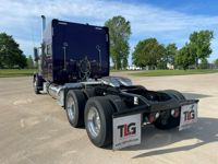 2023 Peterbilt 389