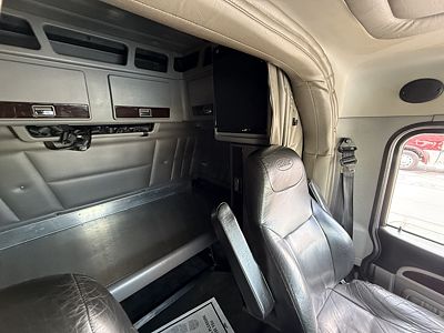 2021 Peterbilt 389