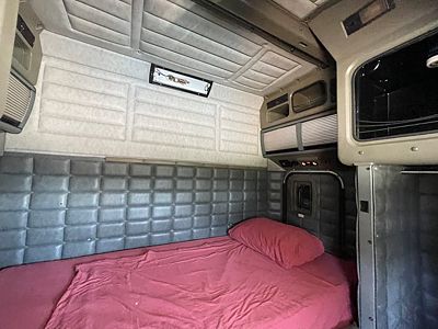 2000 Peterbilt 379