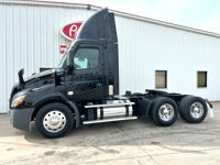 2022 Freightliner CASCADIA 116