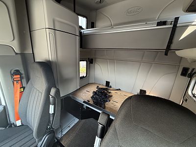 2022 Peterbilt 579