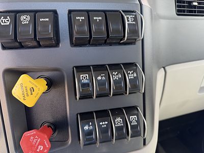 2023 Peterbilt 567