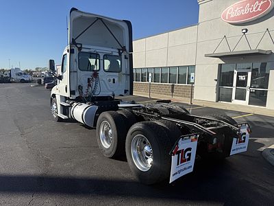 2018 Freightliner CASCADIA 125