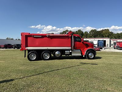 2023 Peterbilt 567