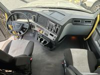 2023 Freightliner CASCADIA 126