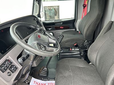 2022 Peterbilt 389