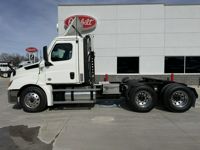 2021 Freightliner CASCADIA 126