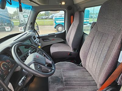 2023 Peterbilt 579