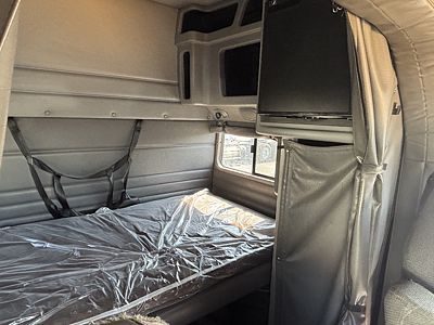 2017 Peterbilt 389