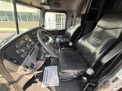 2021 Peterbilt 389
