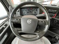 2022 Volvo VNL64T860