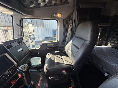 2023 Kenworth W900L