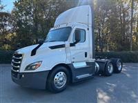 2020 Freightliner CASCADIA 126