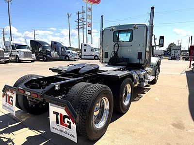2023 Peterbilt 567