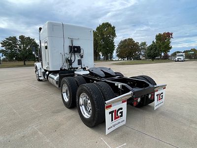 2022 Peterbilt 567