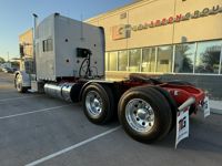 2022 Peterbilt 389