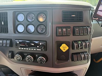 2025 Peterbilt 567