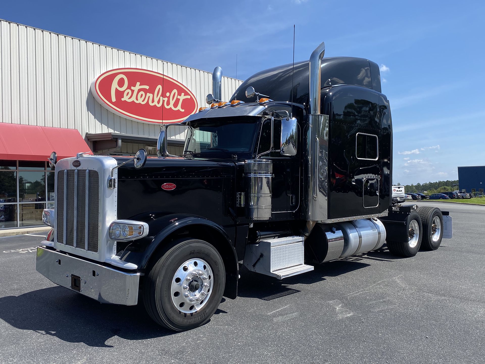 2022 Peterbilt 389