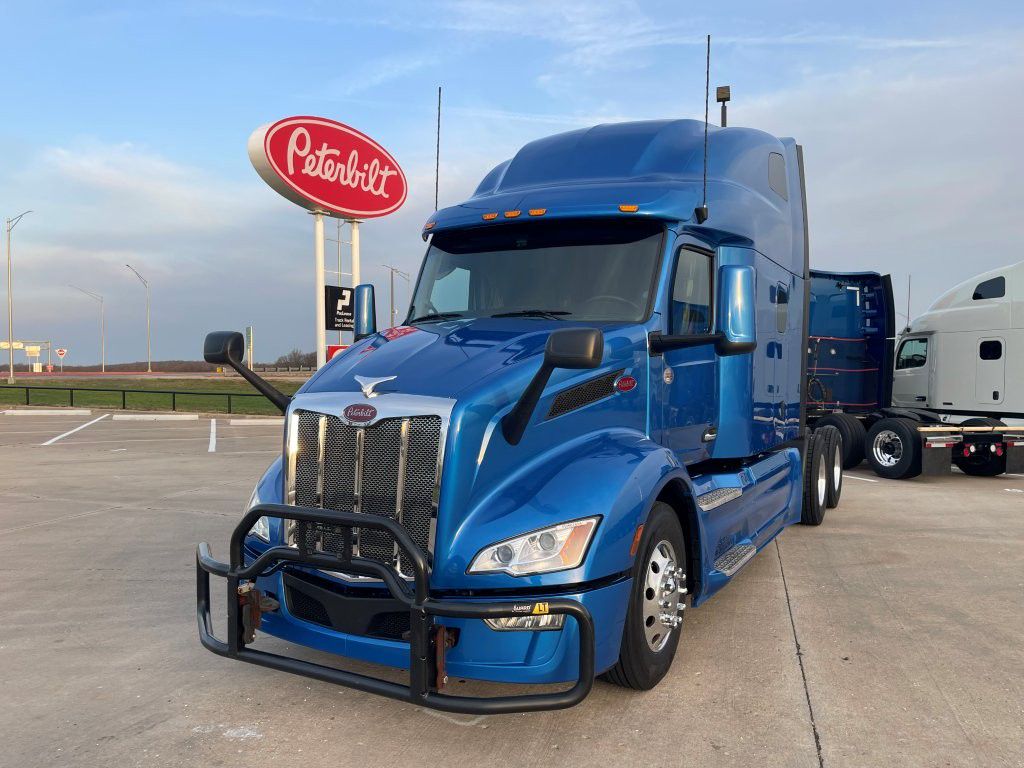 2023 Peterbilt 579