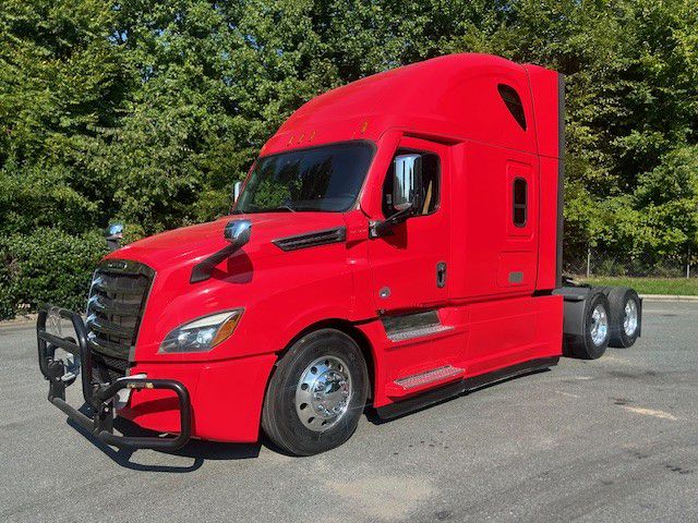 2021 Freightliner CASCADIA 126