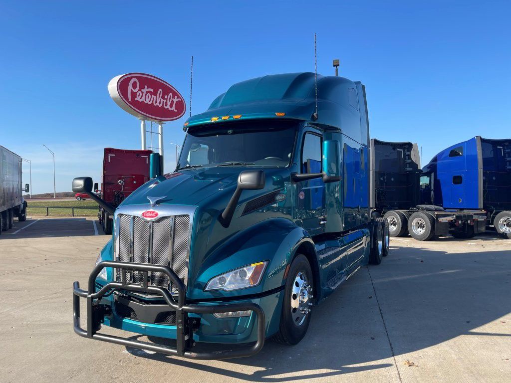 2023 Peterbilt 579