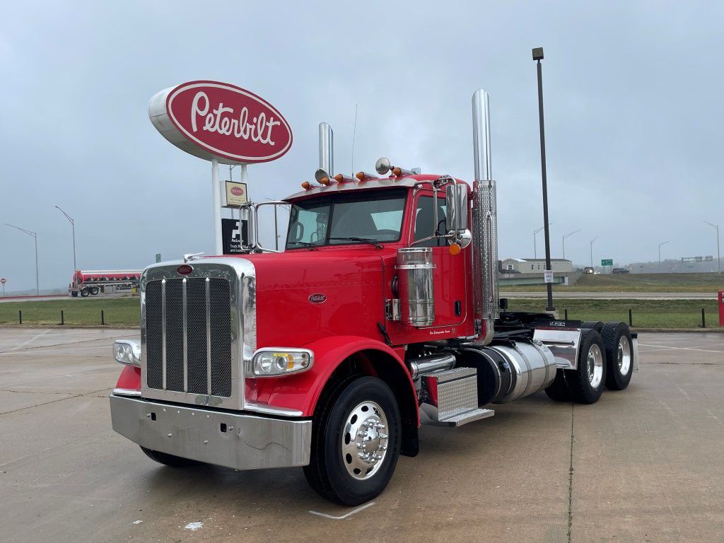 2021 Peterbilt 389