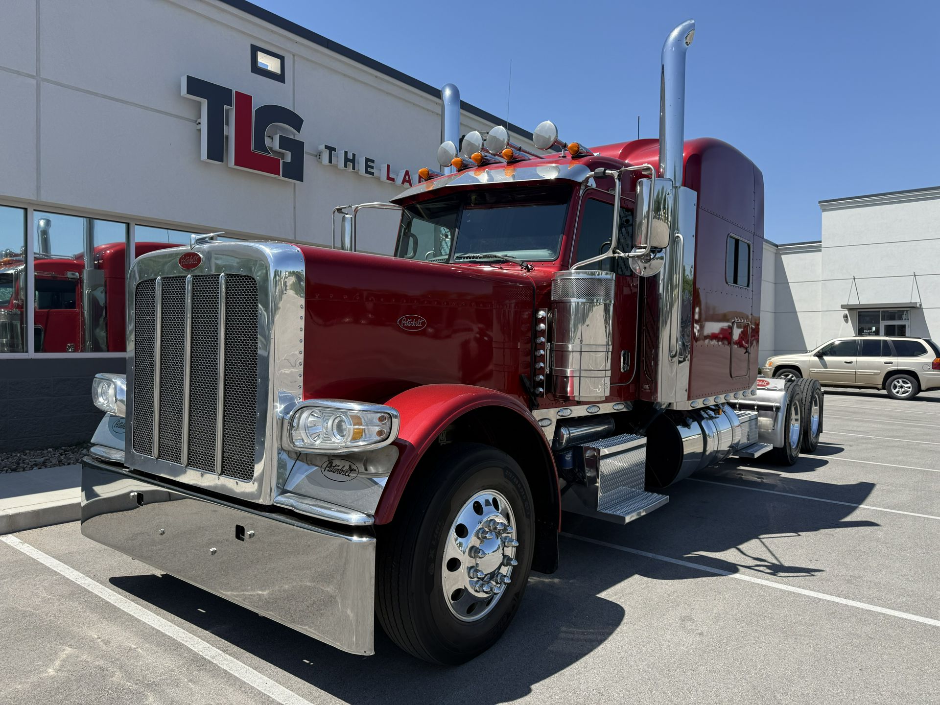 2023 Peterbilt 389