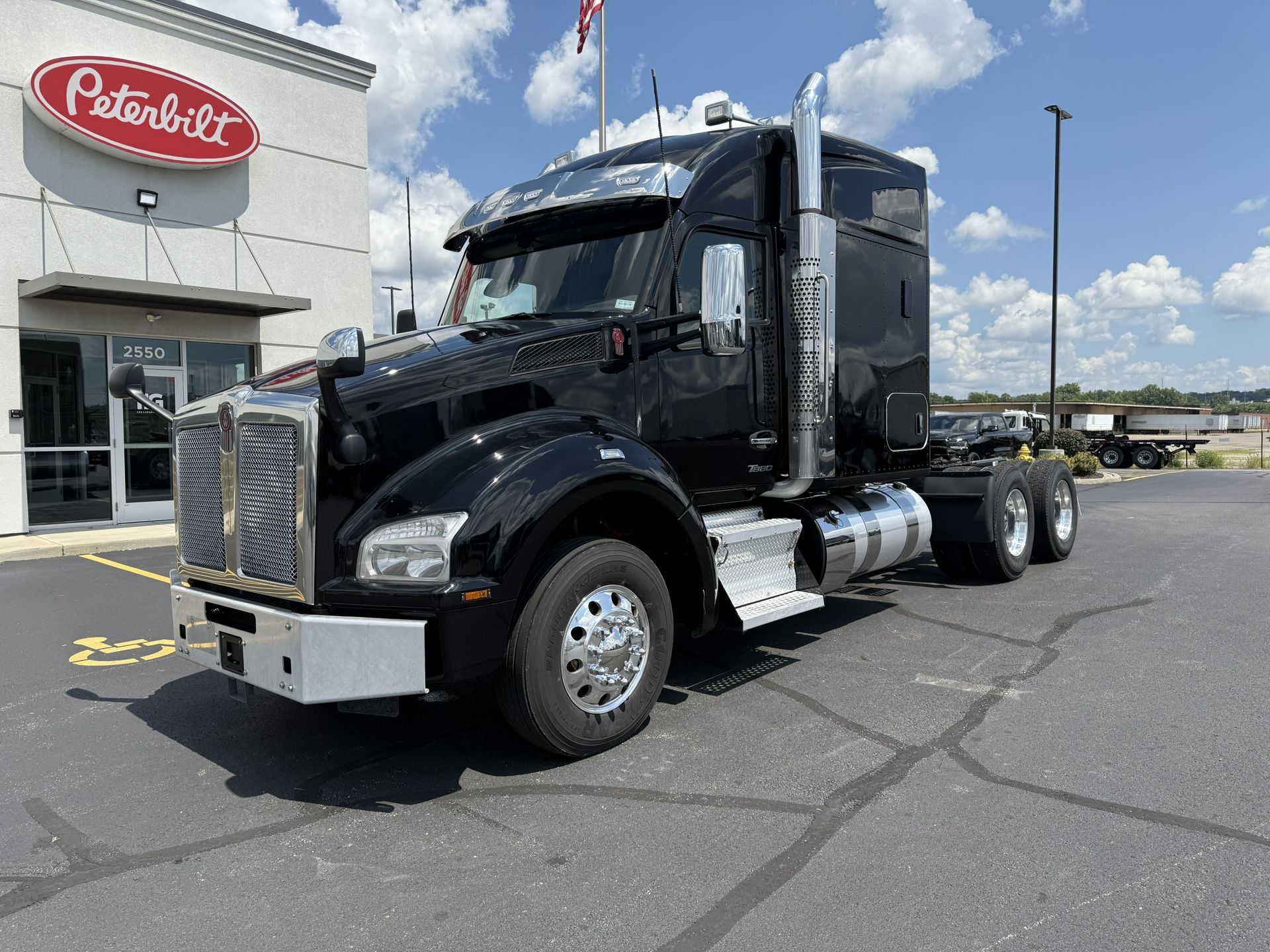 2022 Kenworth T880