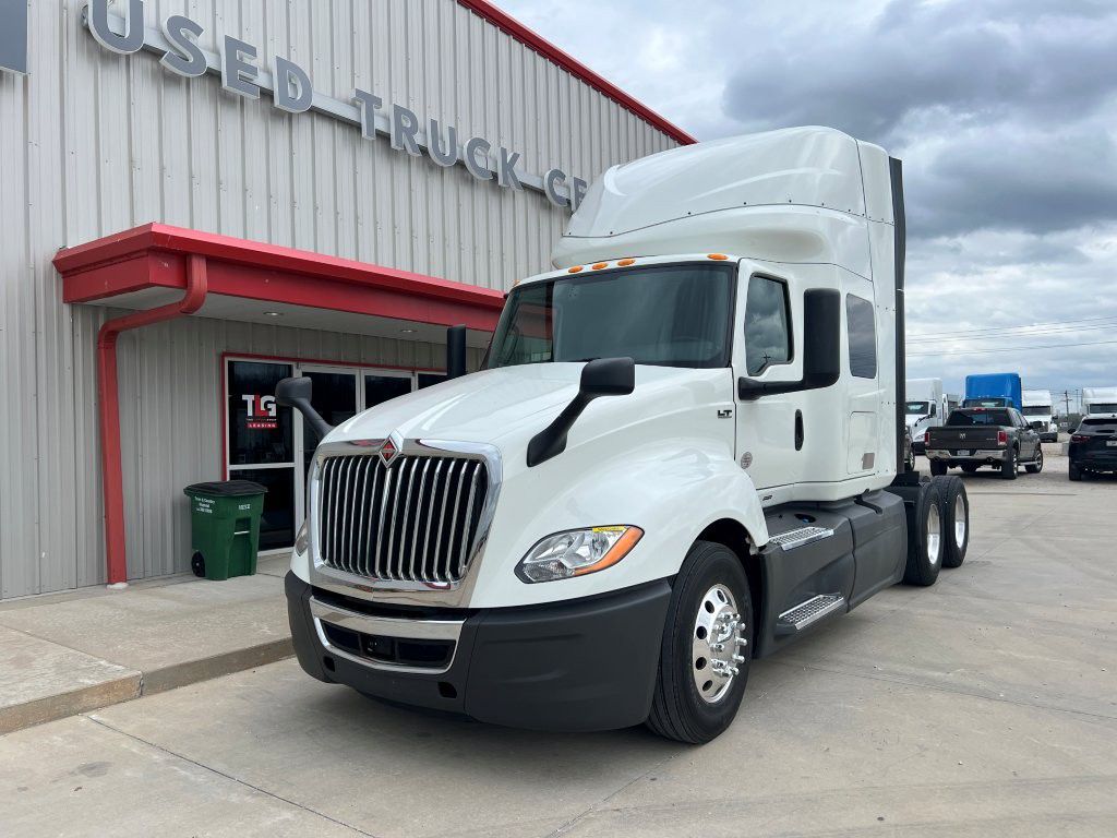 2022 International LT625