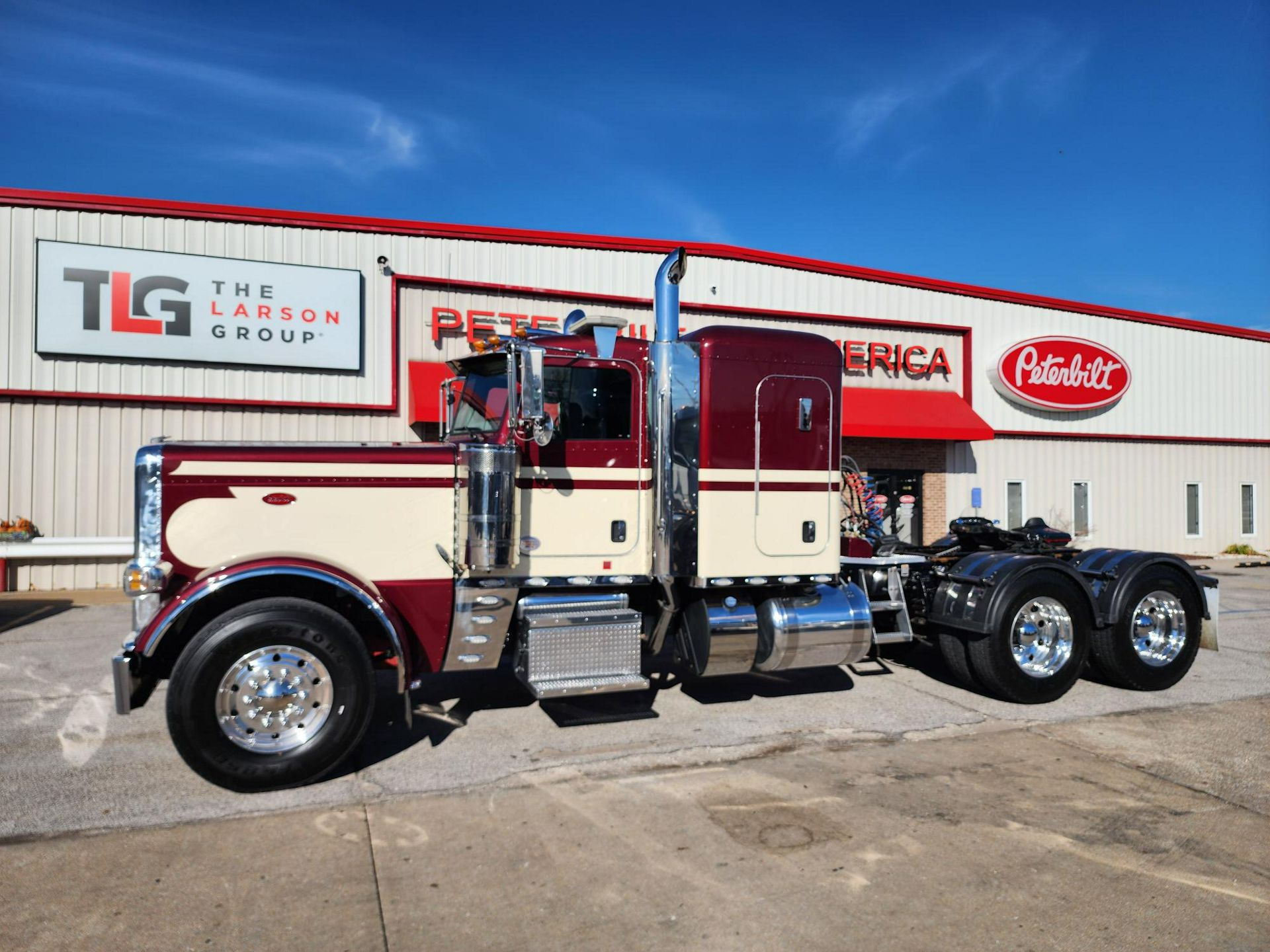 2022 Peterbilt 389