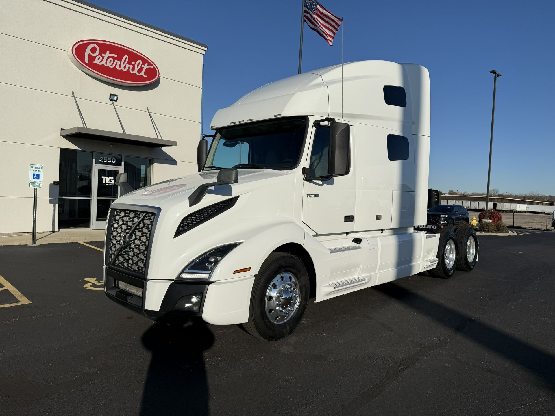 2020 Volvo VNL64T760