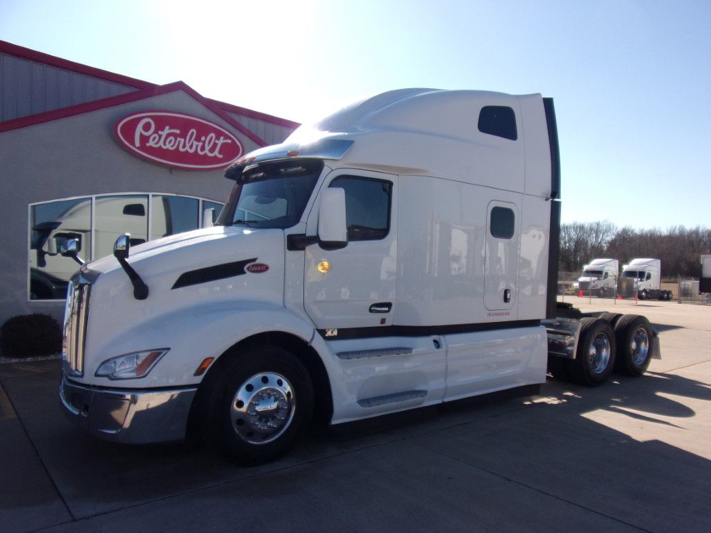2023 Peterbilt 579