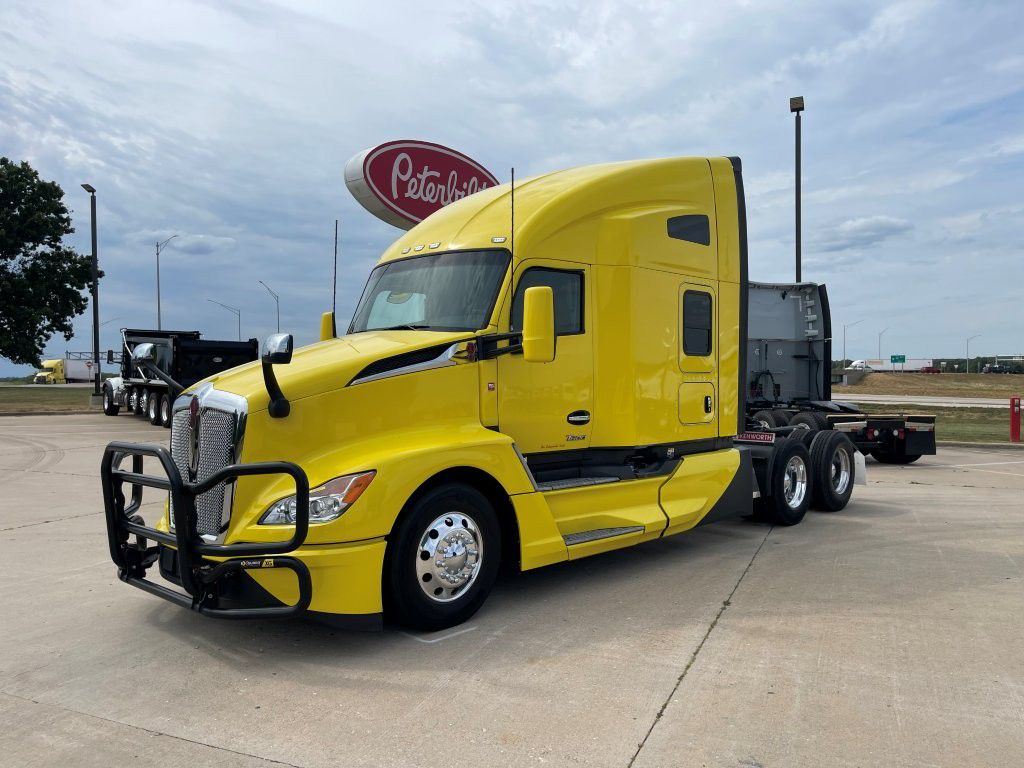 2023 Kenworth T680