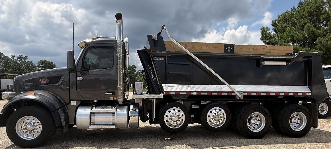 2025 Peterbilt 567