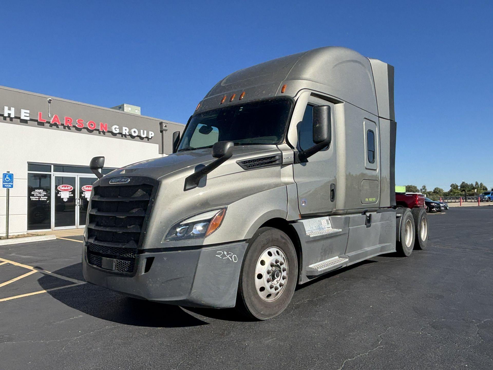 2023 Freightliner CASCADIA 126