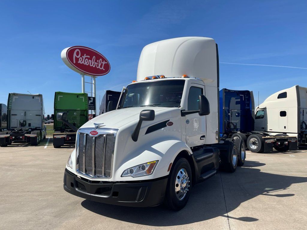2023 Peterbilt 579