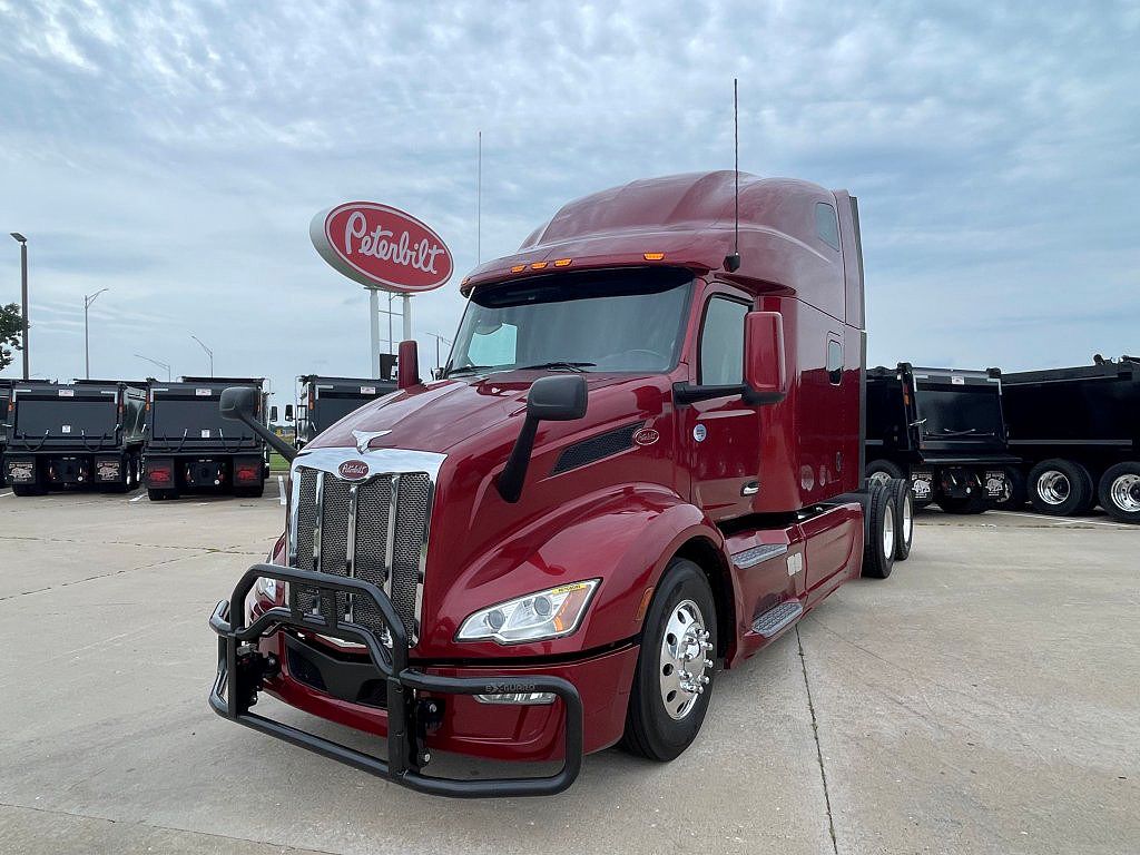 2023 Peterbilt 579