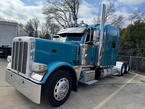 2021 Peterbilt 389